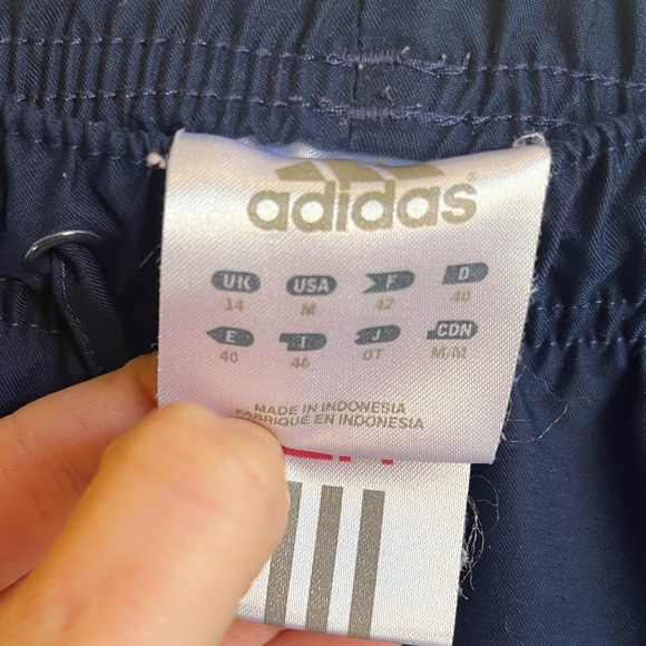 Adidas pants. Size medium - Picture 6 of 7